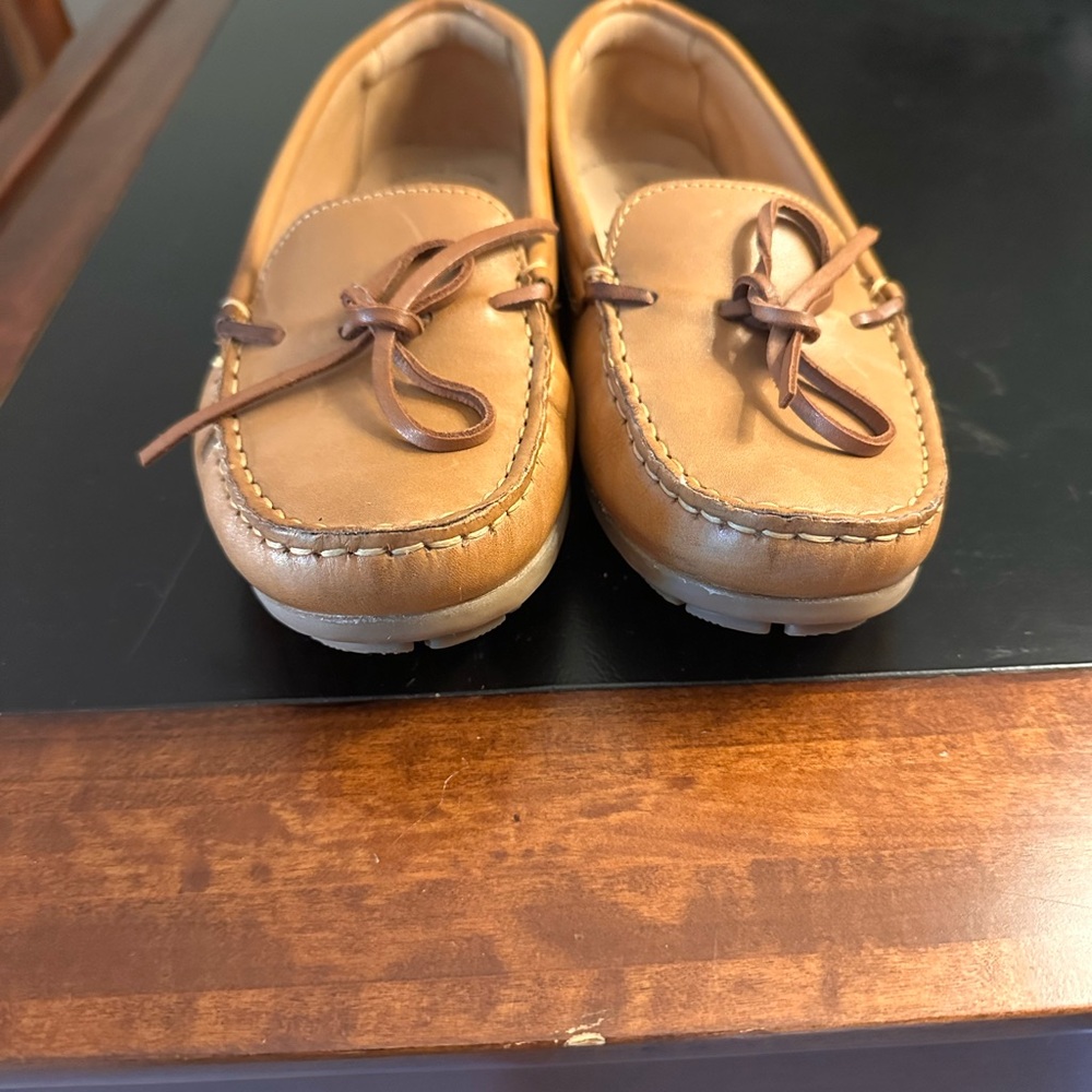 Clarks Women’s Driving Moccasins-size 8